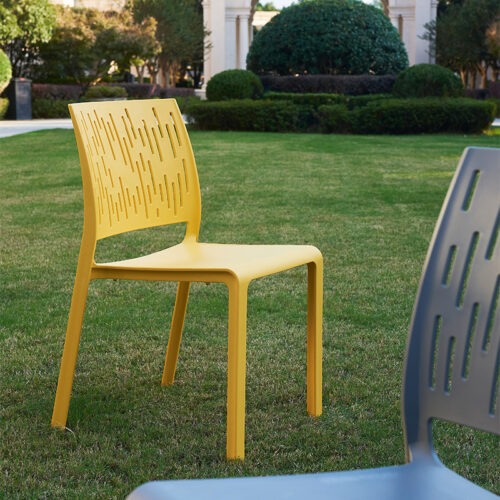 Integrated Molding Plastic Dining Chair Vertical Hollow Cutout Backrest Stackable Outdoor Side Chair for Patio Cafe Home -...