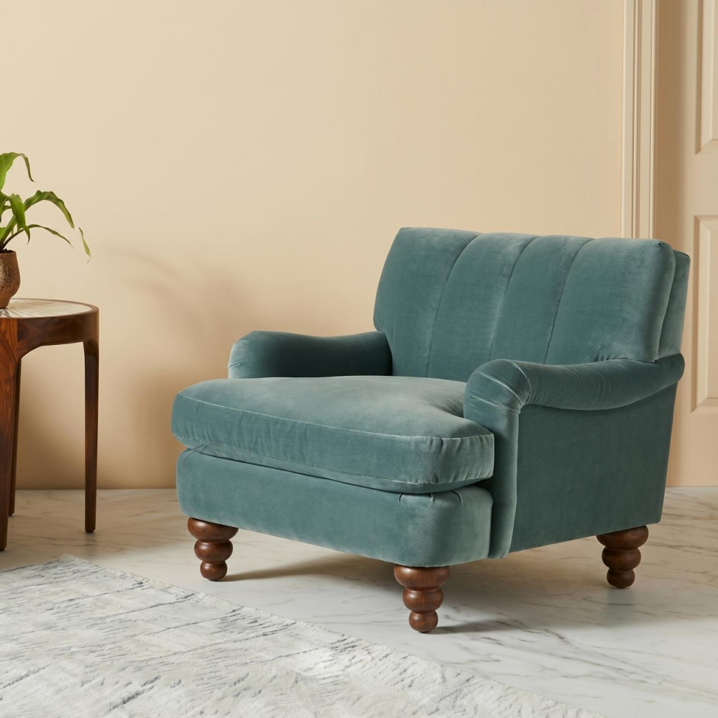 An armchair with unique chair legs - Living room furniture - QONKA HOME