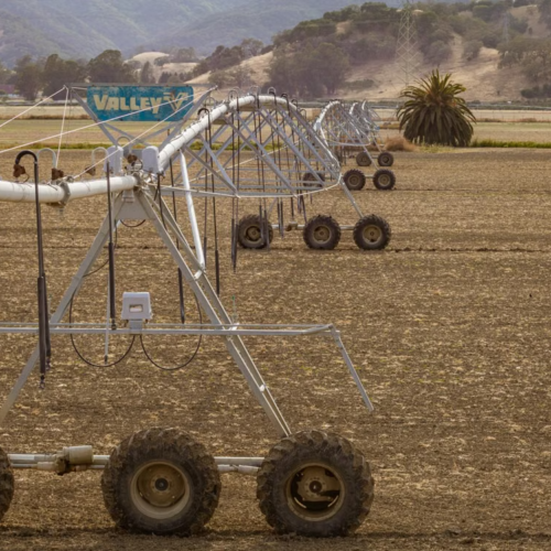 Center‑pivot irrigation machine - Irrigation Equipment - bochenagrimachinery.com