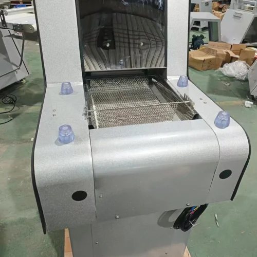 R&M mini dough moulder warehouse hammered silver with wire mesh conveyor