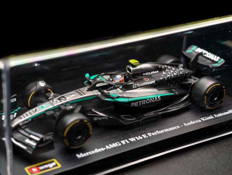 Bburago 1‑43 W16 open‑wheel racing replica die‑cast model full angle view