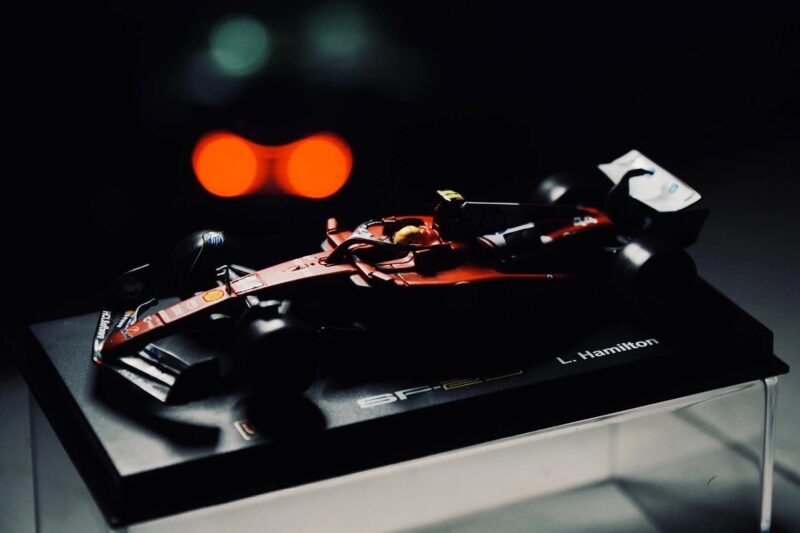 Bburago SF25 racing replica rear wing and body detail view