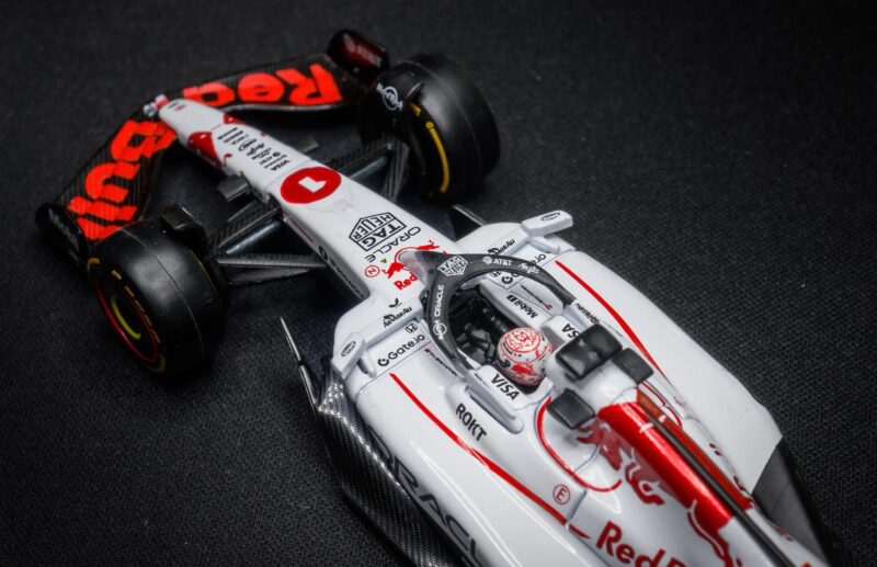 Wheel and tire close‑up for Bburago 1:43 RB21 open‑wheel racing replica