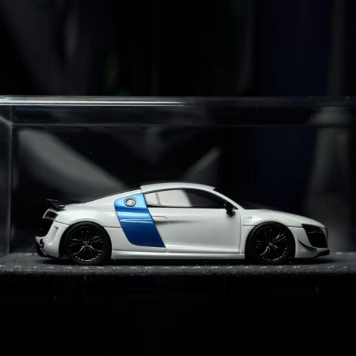 1:64 scale GT‑style miniature die‑cast car side view