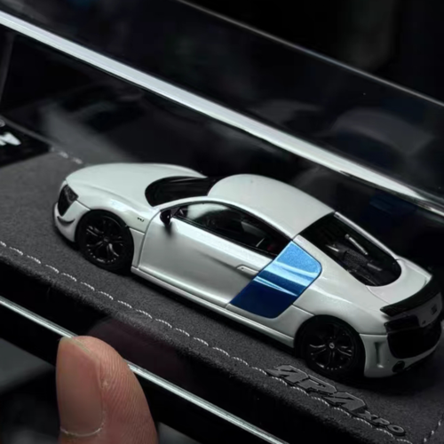 Close‑up front detail of 1:64 die‑cast GT mini car model