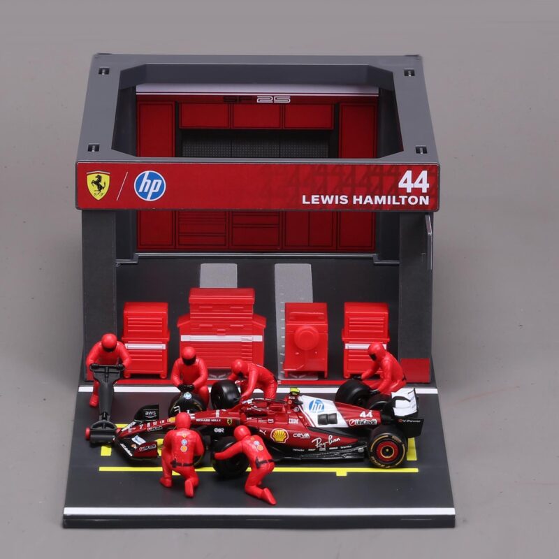 Gift‑box display of complete 1:43 Bburago pit‑stop garage die‑cast collectible model set